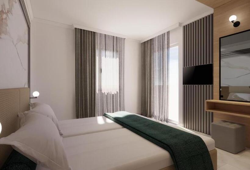 Трехместный Номер Superior, Chrispy Beach Resort, Agia Marina