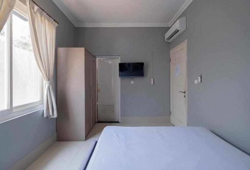 Номер Deluxe, Urbanview Hotel Stariez Karawaci Tangerang By Reddoorz