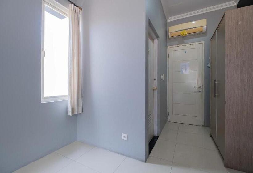 Номер Deluxe, Urbanview Hotel Stariez Karawaci Tangerang By Reddoorz