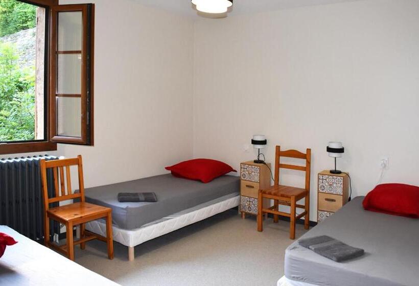 스탠다드 트리플 룸, Gîte D'étape Chez François