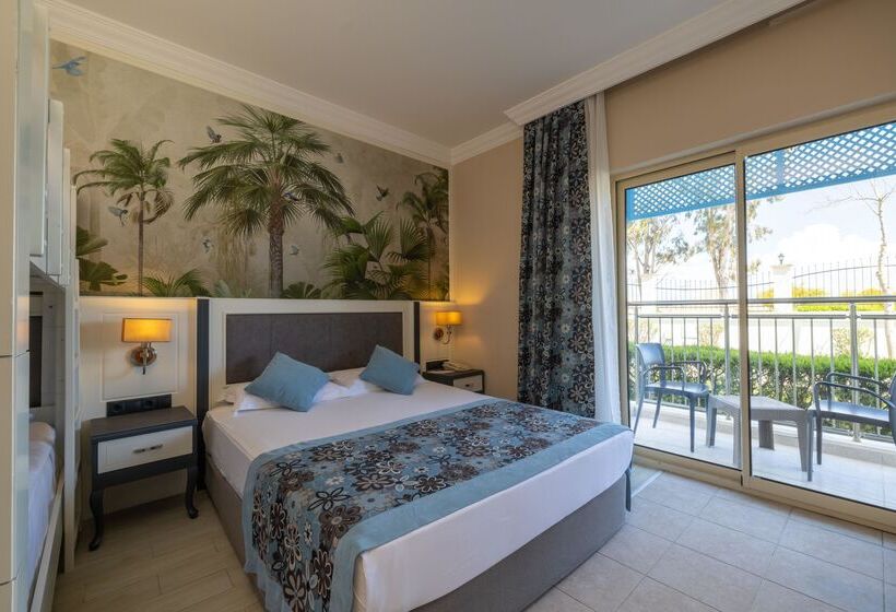 Номер Стандарт с Койками, Crystal Paraiso Verde Resort & Spa   Ultimate All Inclusive