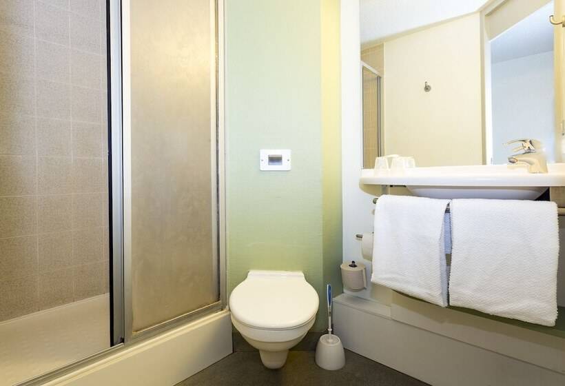 اتاق استاندارد سه نفره, Ibis Budget Quimper