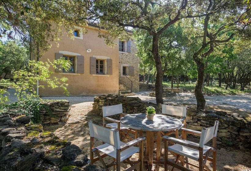 اتاق کلاسیک, Le Jas De Gordes