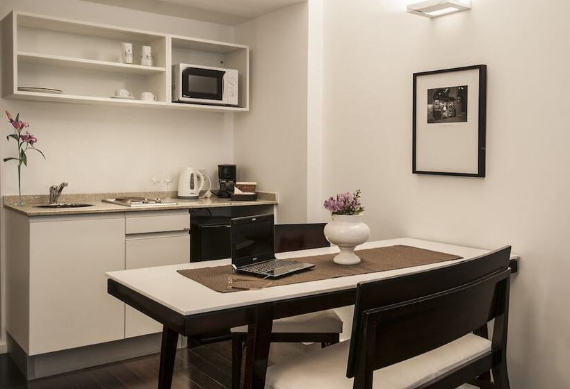 سوئیت با بالکن, Awwa Suites & Spa