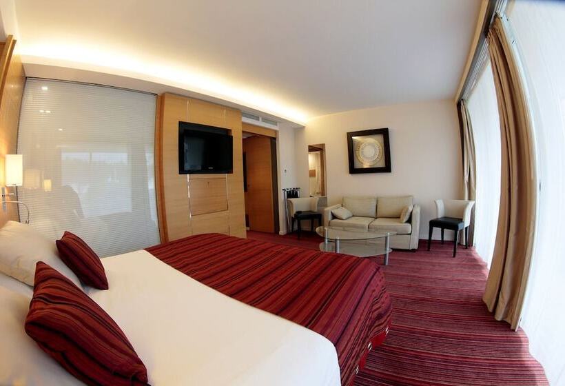 اتاق لوکس با چشم‌انداز دریا, Le Churchill Hôtel & Spa