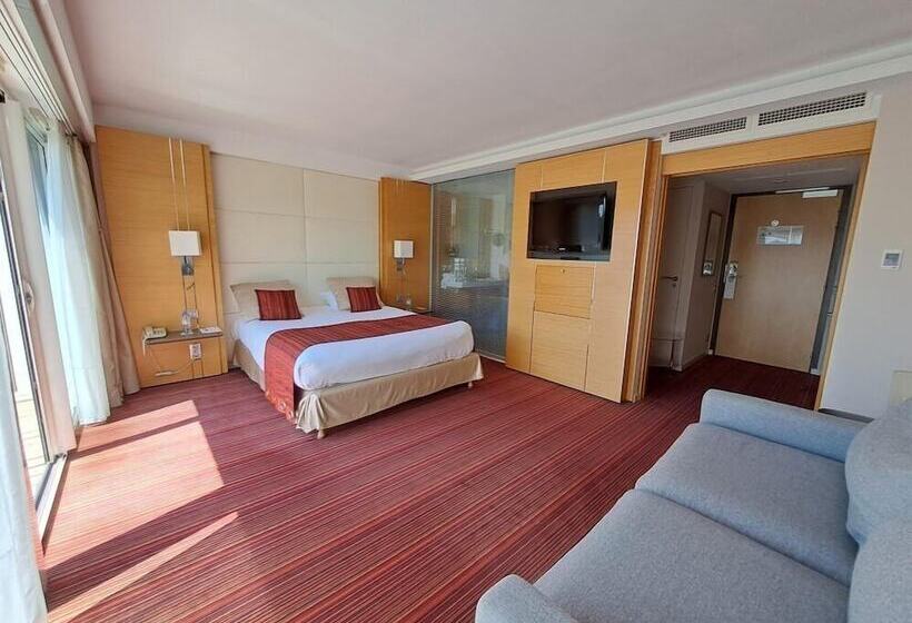 اتاق لوکس با چشم‌انداز دریا, Le Churchill Hôtel & Spa