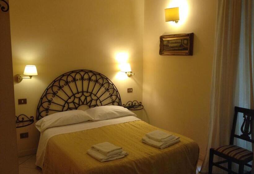 Номер Стандарт Трехместный, Marta Guest House