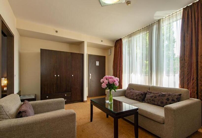 Suite, Regnum Residence