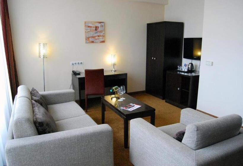 Suite, Regnum Residence