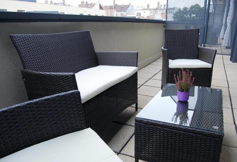 Standard Værelse m. Terrasse, Regnum Residence
