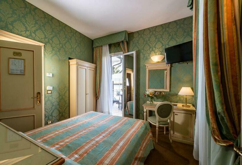اتاق استاندارد, Villa Delle Palme