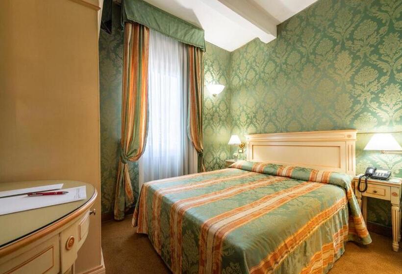 اتاق اکونومی, Villa Delle Palme