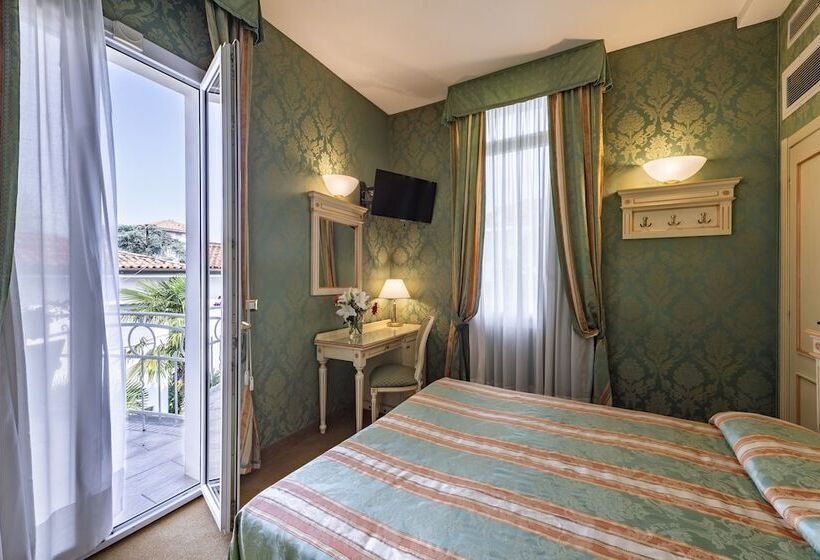 اتاق استاندارد, Villa Delle Palme