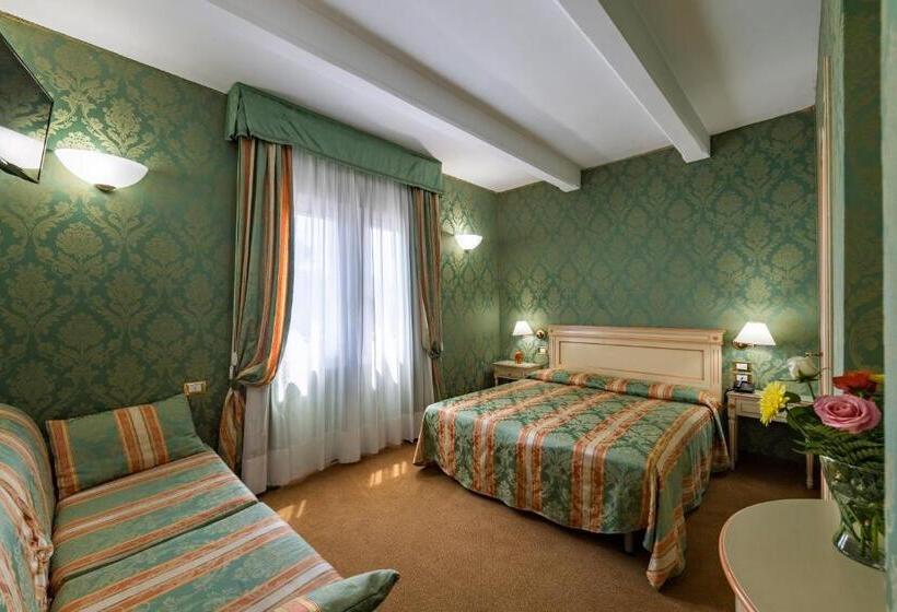 اتاق سوپریور, Villa Delle Palme