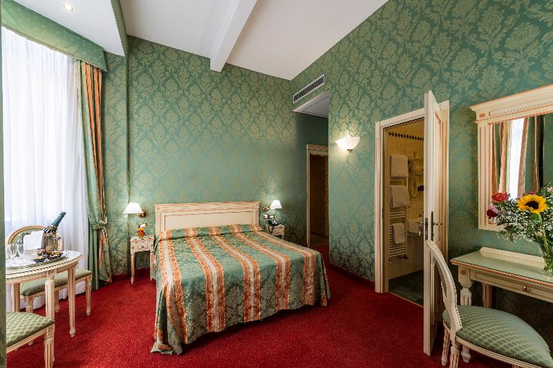 اتاق کلاسیک سه تخته, Villa Delle Palme