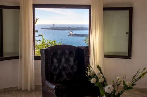 Standard Yhden Hengen Huone, Floating House Tarifa