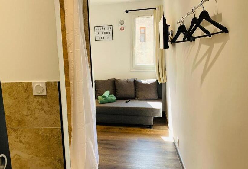 اتاق استاندارد, Chambre Le Merindol