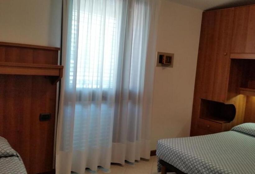 Quarto Triplo Estandar, Acapulco