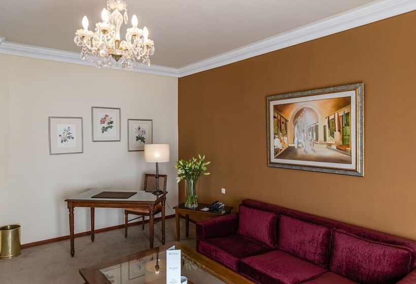 سوئیت سینیور, Acropole Tunis