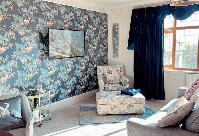 Президентский Люкс, De Rougemont Manor Hotel & Suites