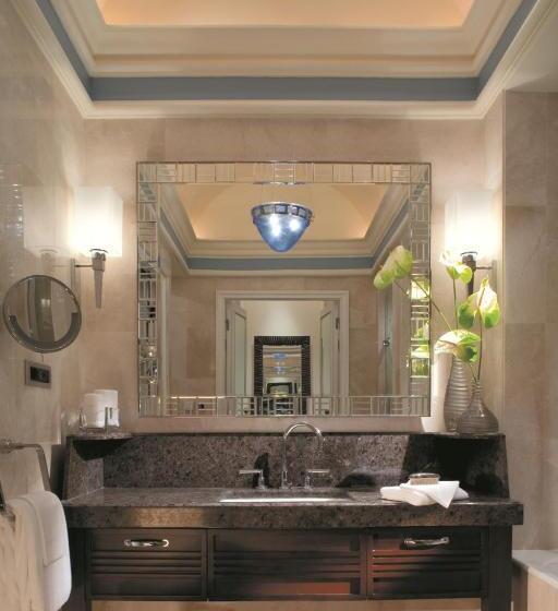اتاق لوکس با تخت بزرگ, Four Seasons Hotel Istanbul At The Bosphorus