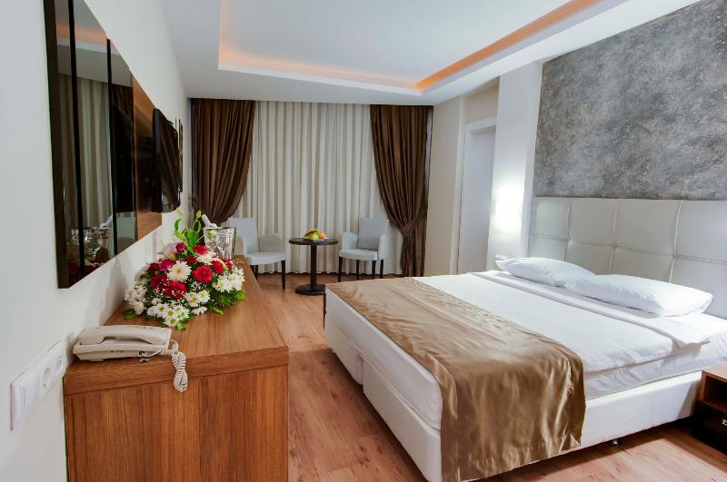 Номер Стандарт Трехместный, Grand Hôtel D Orléans
