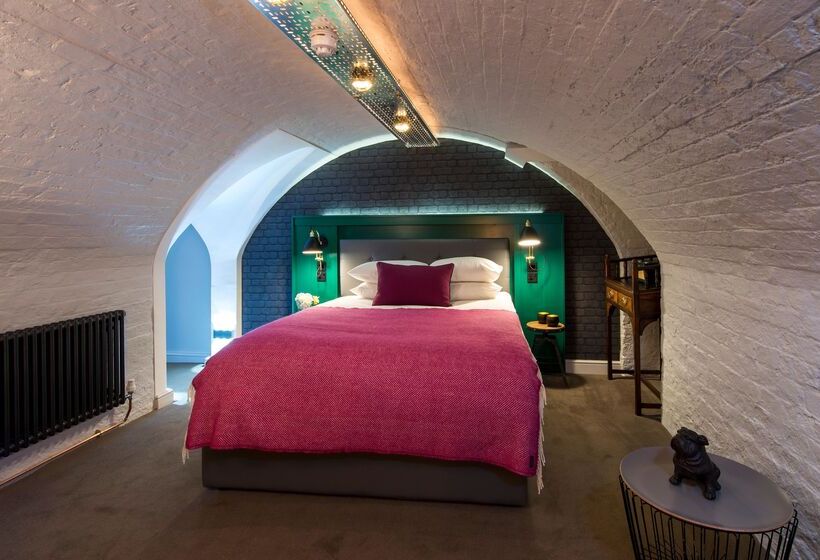 سوئیت 2 خوابه, The Churchill