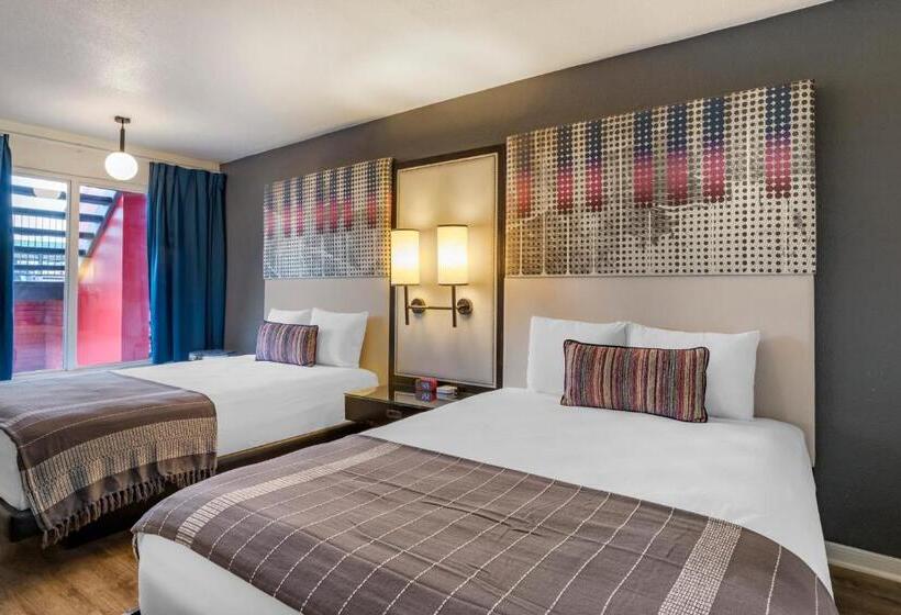 اتاق استاندارد اینتریور, Heights House Hotel, Ascend Hotel Collection