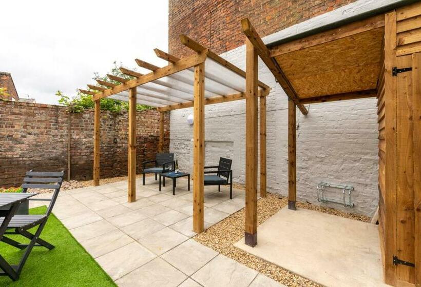 اتاق لوکس با تخت بزرگ, Bricksage Rooms, King S Lynn South Gate