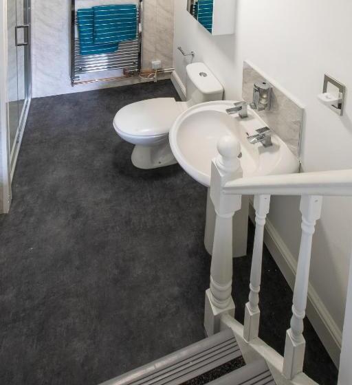 اتاق لوکس با تخت بزرگ, Bricksage Rooms, King S Lynn South Gate