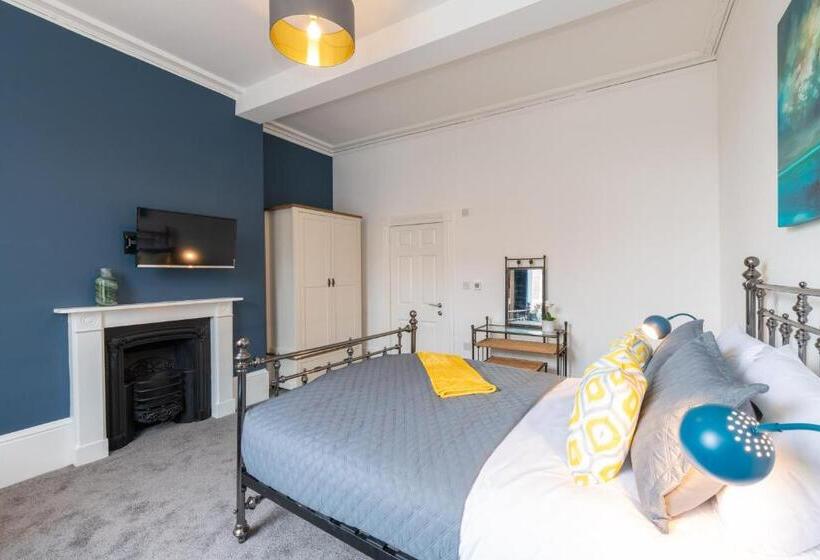اتاق لوکس با تخت بزرگ, Bricksage Rooms, King S Lynn South Gate