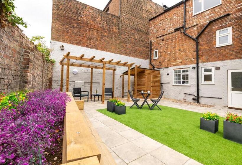 اتاق لوکس با تخت بزرگ, Bricksage Rooms, King S Lynn South Gate