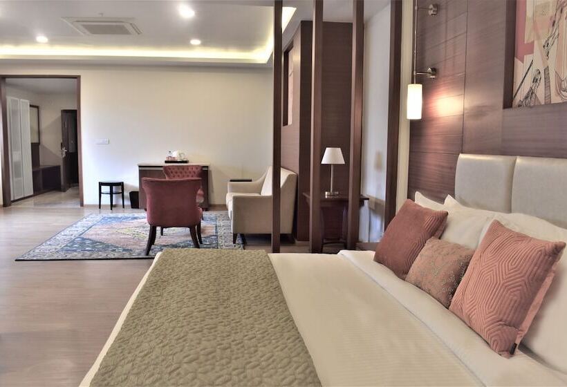 Люкс Премиум, Fortune Park Airport Road, Hubballi   Member Itc S Hotel Group