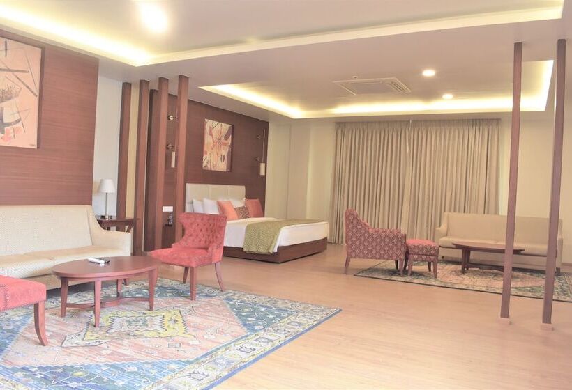 Люкс Премиум, Fortune Park Airport Road, Hubballi   Member Itc S Hotel Group