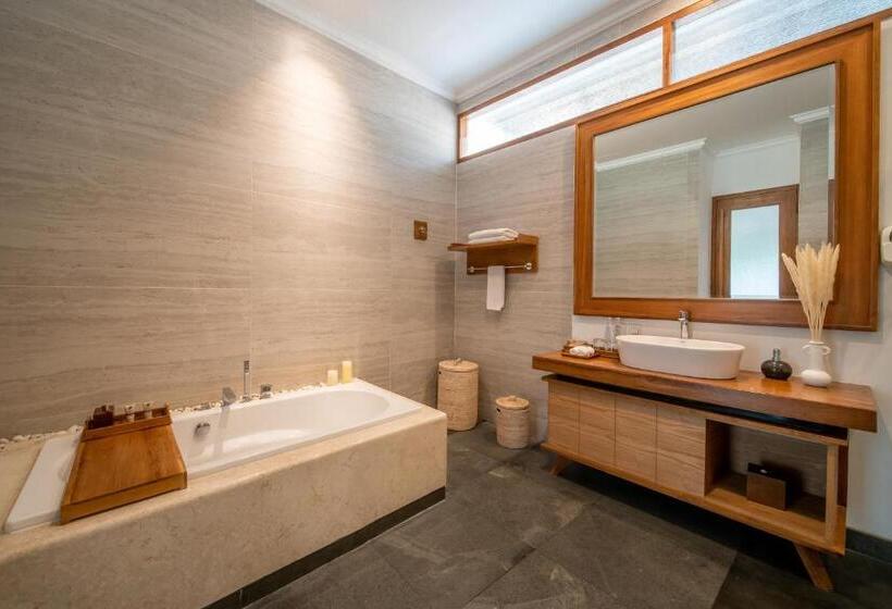Deluxe room with river view, Harsono Boutique Resort Bali