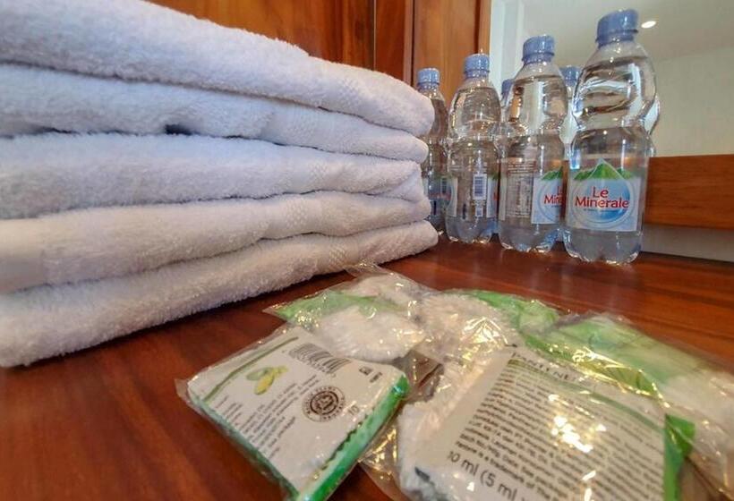 Семейный Номер, Rumah Eyang Tardjo Syariah Mitra Reddoorz