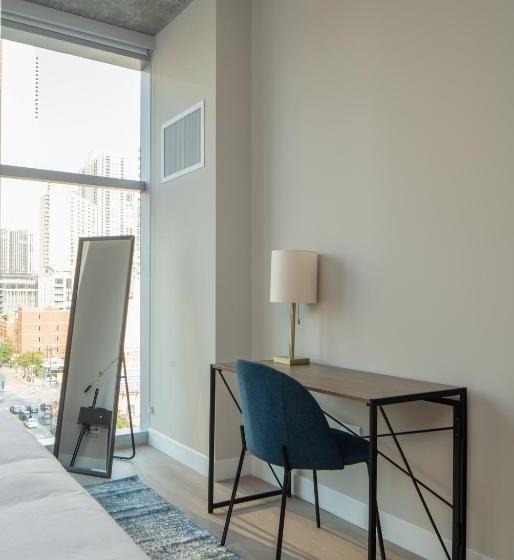 Apartamento 2 Dormitórios, Kasa River North Chicago
