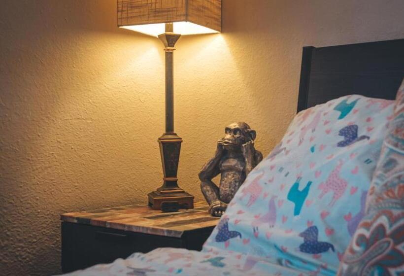 Estúdio Familiar, Hollywood Light Haven Lodge
