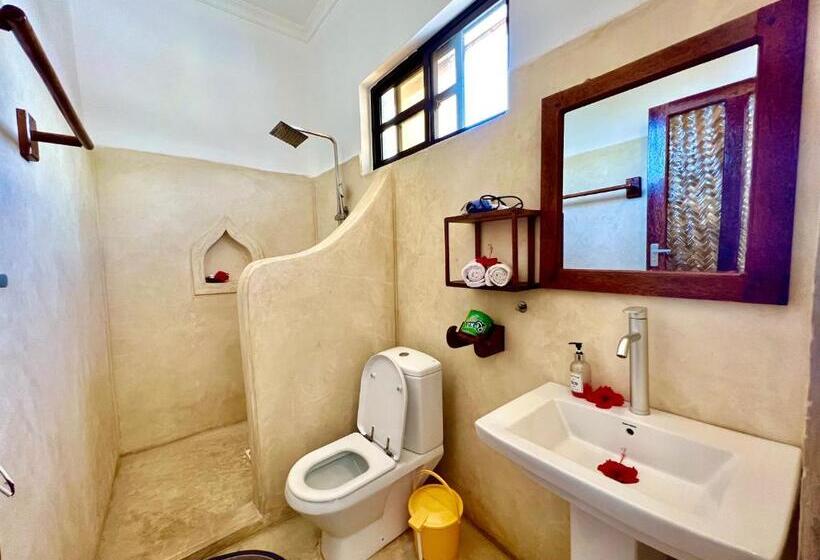 اتاق لوکس با چشم‌انداز دریا, Chikachika Beach B&b