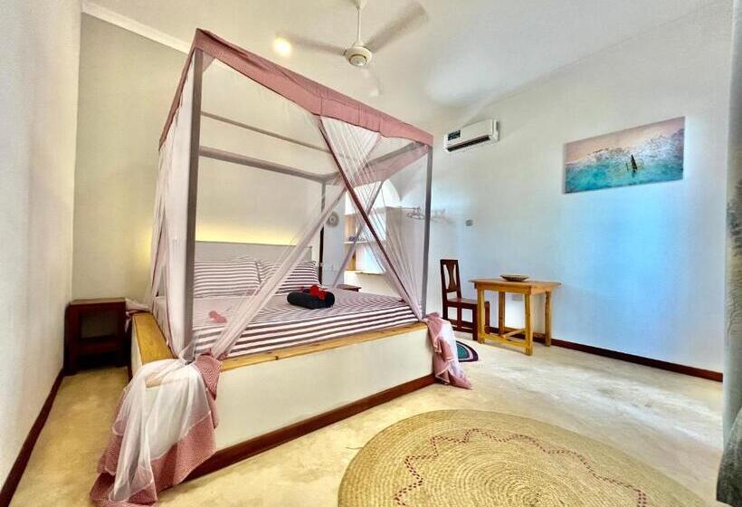 اتاق لوکس با چشم‌انداز دریا, Chikachika Beach B&b