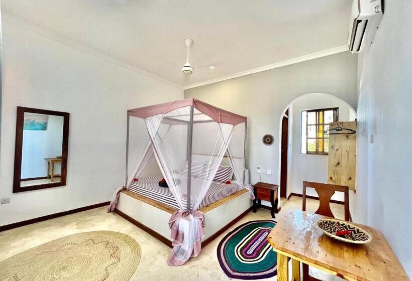 اتاق لوکس با چشم‌انداز دریا, Chikachika Beach B&b