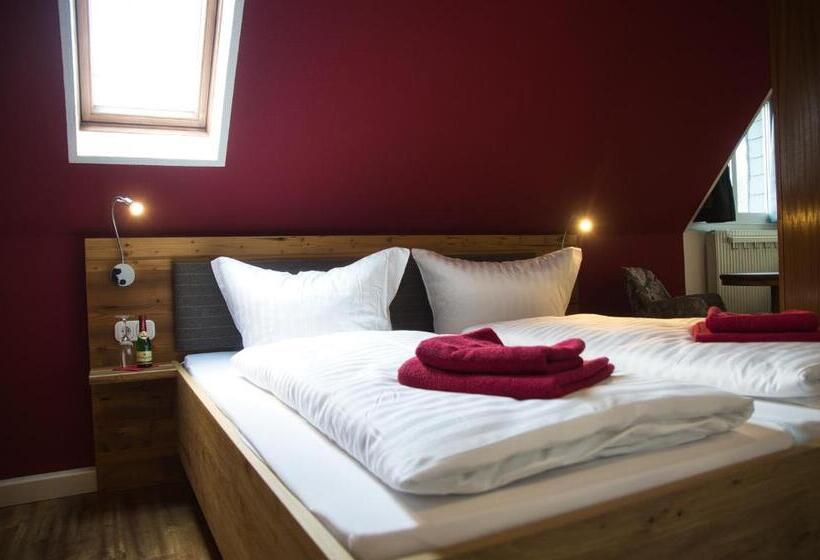 Студия Стандарт, Berghotel Bärenstein