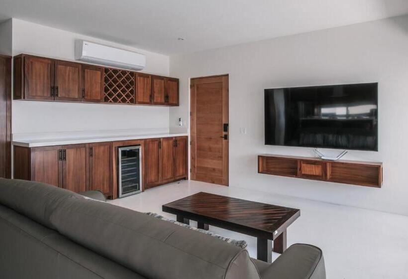 آپارتمان 1 خوابه با چشم‌انداز استخر, Cerritos Surf Residences