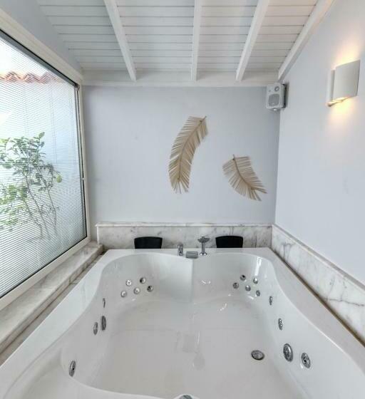 带大床的套房, Sigacik Gardenya Buti̇k Otel