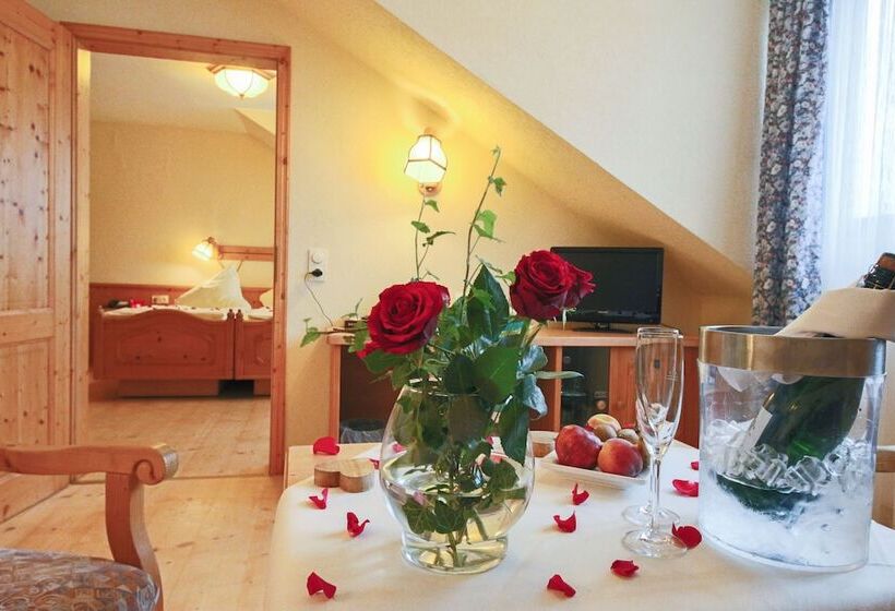 Люкс, Parkhotel Emstaler Höhe