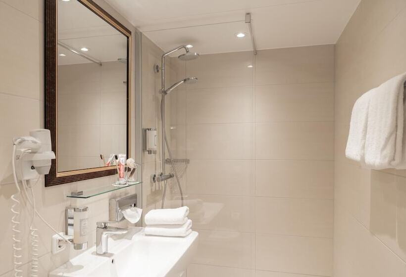 סוויטת ג'וניור נוף לאגם, Seehotel Töpferhaus