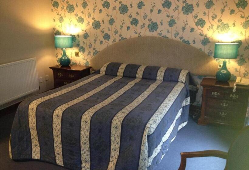 Quarto Estandar, Ty Newydd Country