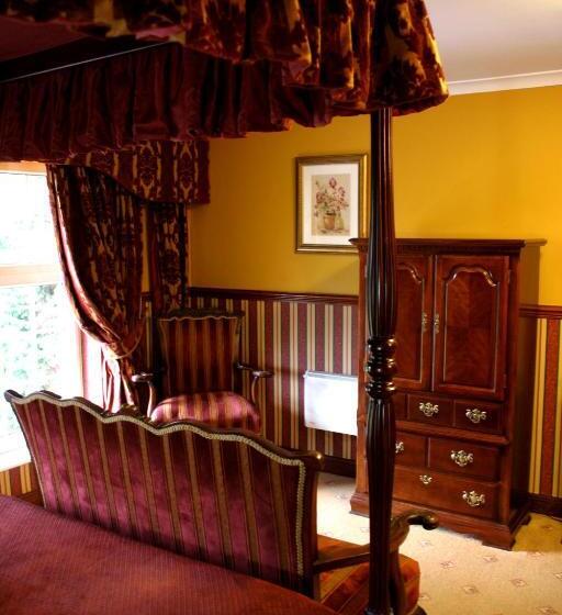 Quarto Superior, Ty Newydd Country