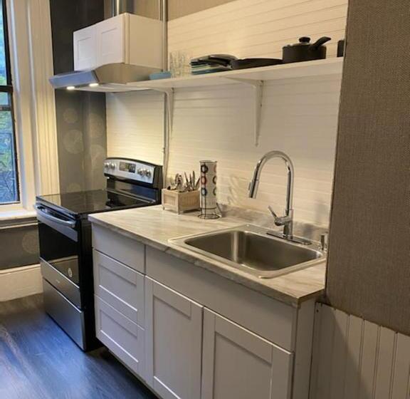 استودیوی استاندارد, 5 33 Modern Private Studio Awaits You!