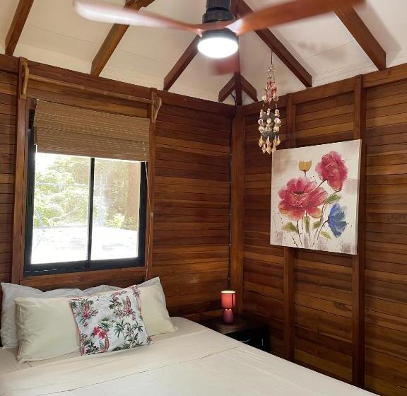 Бунгало Deluxe, The Beach Bungalows   Yoga And Surf House   Adults Only